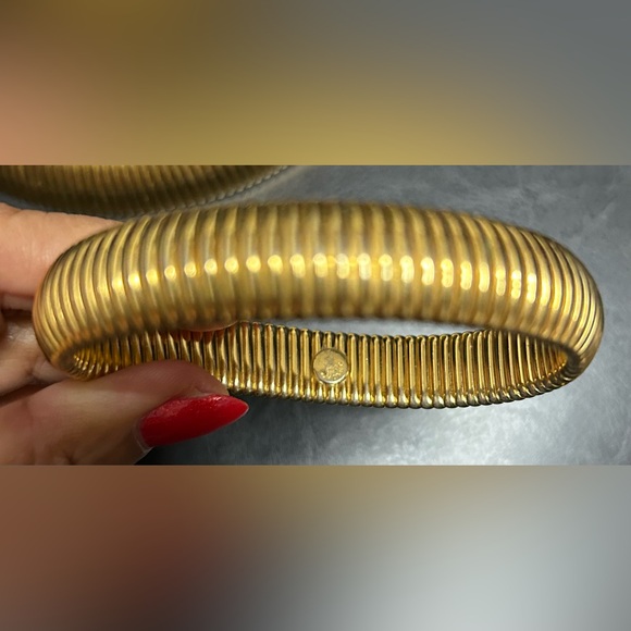 Vintage Monet Gold Necklace and Bracelet Set - Picture 5 of 5